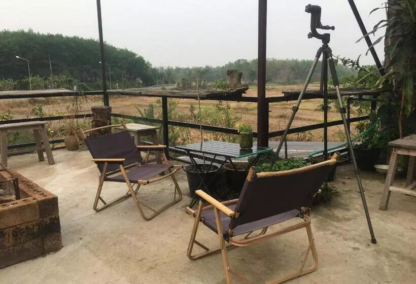 Hotelli สวนบ้านนอก Suanbaannoak