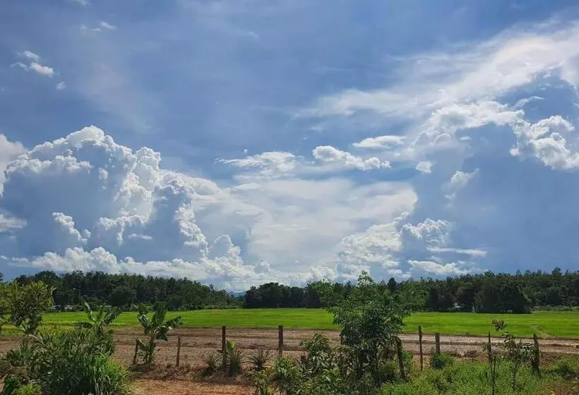 Hotelli สวนบ้านนอก Suanbaannoak
