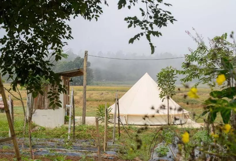 Hotelli สวนบ้านนอก Suanbaannoak