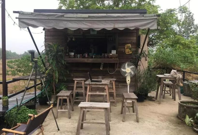 Hotelli สวนบ้านนอก Suanbaannoak