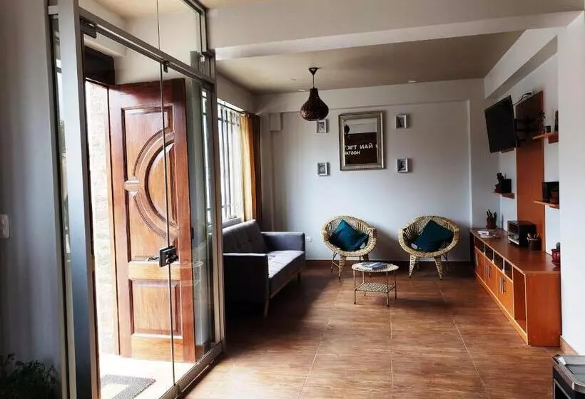 ホテル Hostal ñan Tika