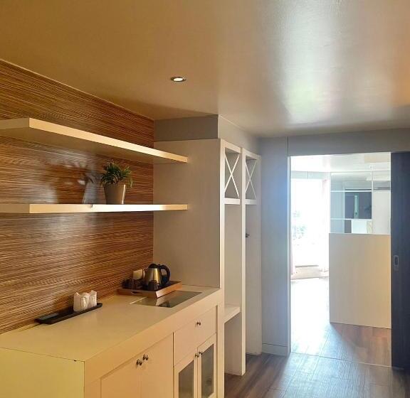 Szálloda Ocean Breeze Inn Beach Front