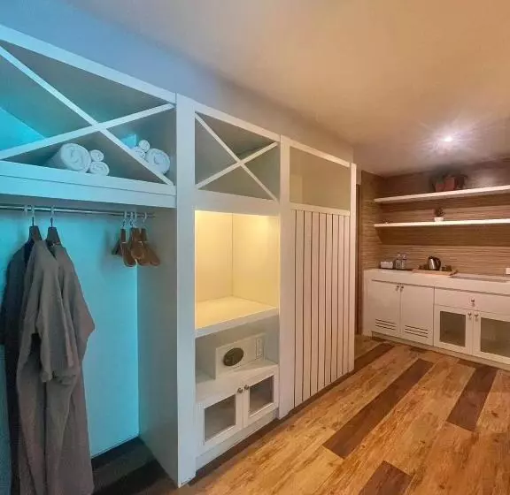 ホテル Ocean Breeze Inn   Beach Front