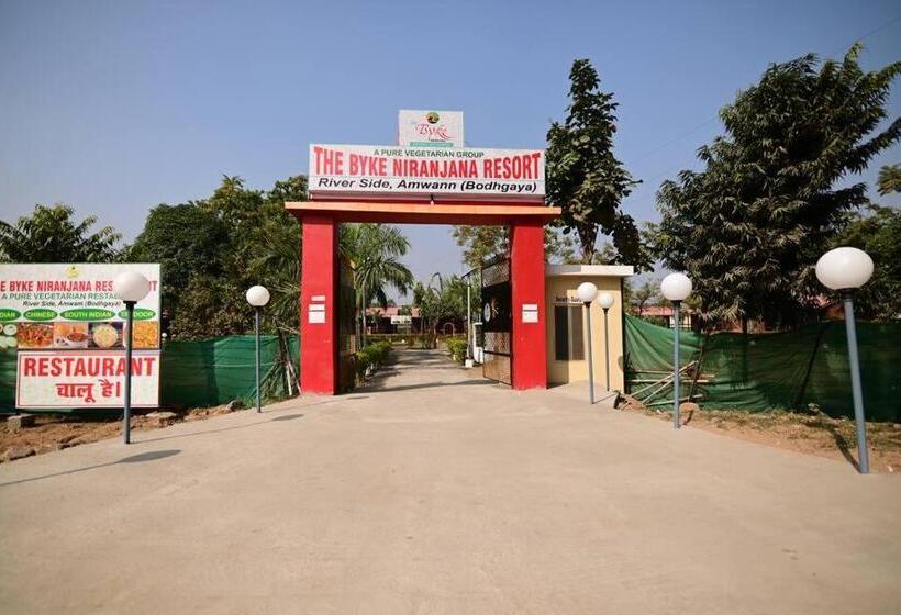 Hotel The Byke Niranjana