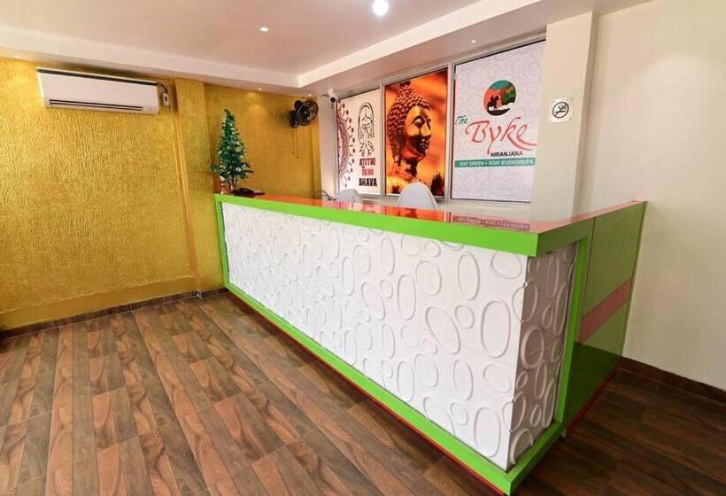 Hotel The Byke Niranjana