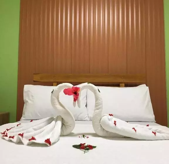 Majatalo Gbu Loboc River Guesthouse