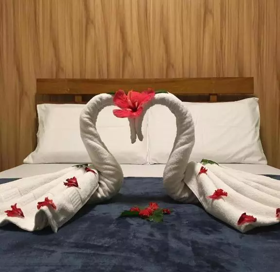 Majatalo Gbu Loboc River Guesthouse