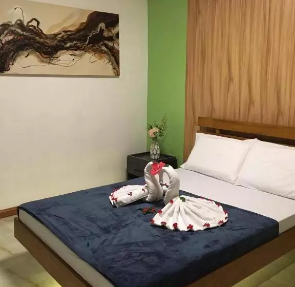 Majatalo Gbu Loboc River Guesthouse