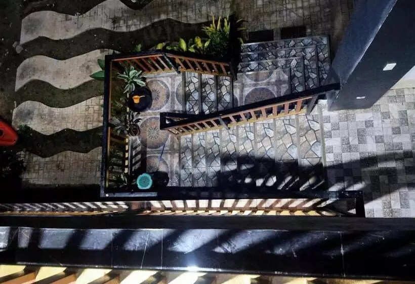 Majatalo Gbu Loboc River Guesthouse