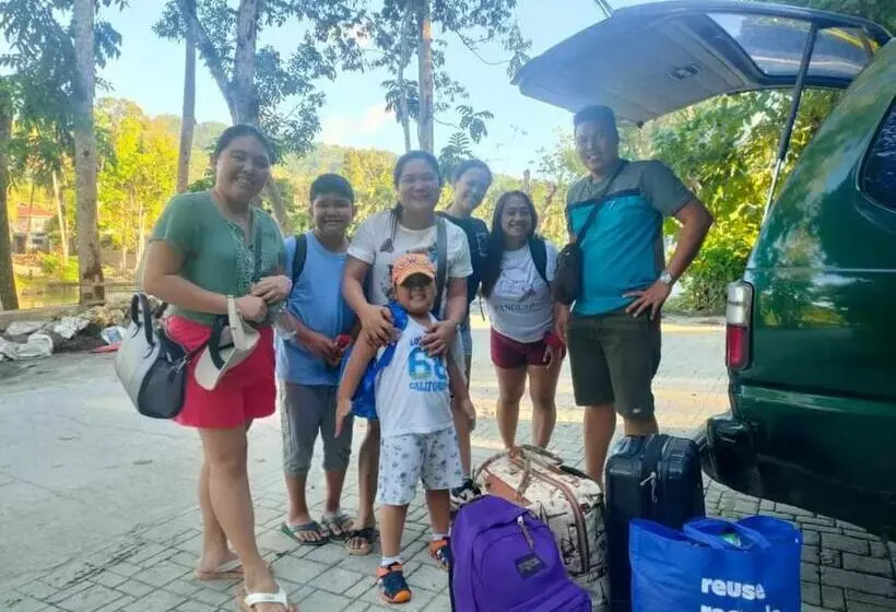 Majatalo Gbu Loboc River Guesthouse