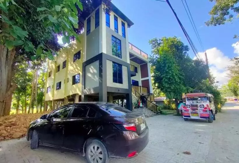 Majatalo Gbu Loboc River Guesthouse