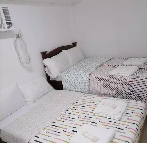 ペンション Grin Mcfly International Beachfront Guest House