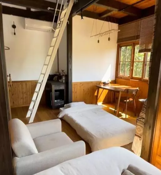 Majatalo Wood Be Good Inn