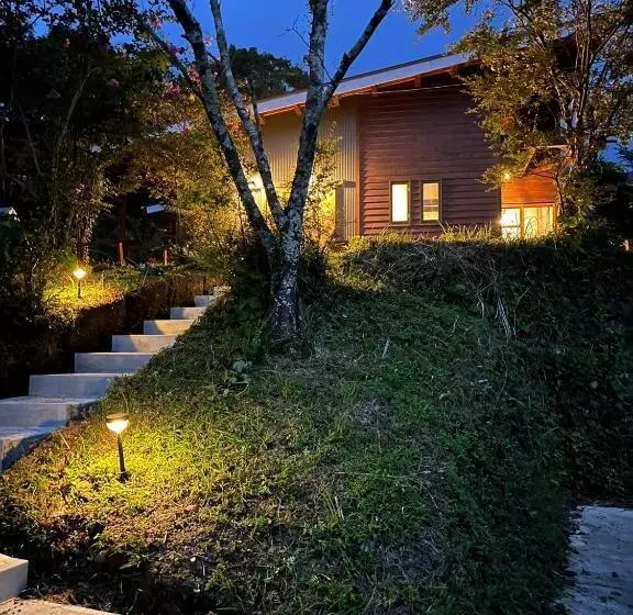 Majatalo Wood Be Good Inn