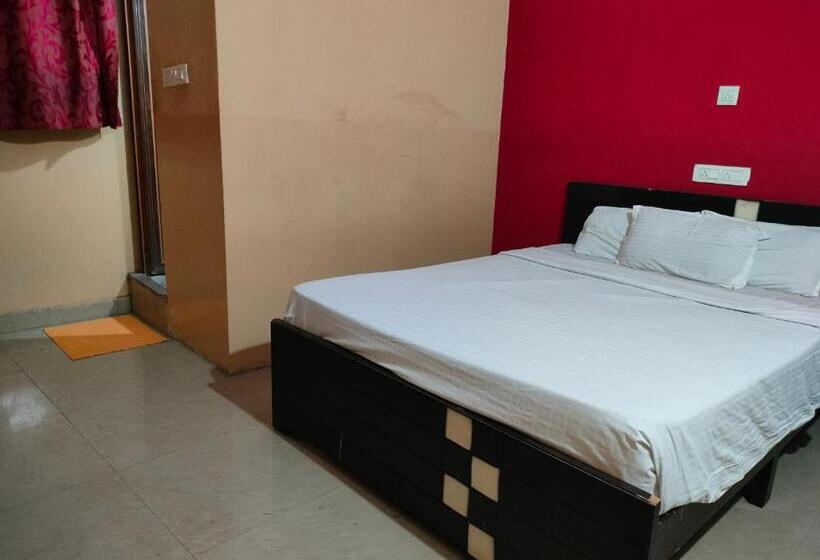 فندق Lakshmi Sri Deluxe Lodge