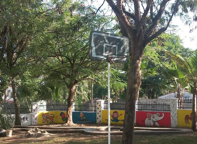 Hotel Maasai Barracks Resort