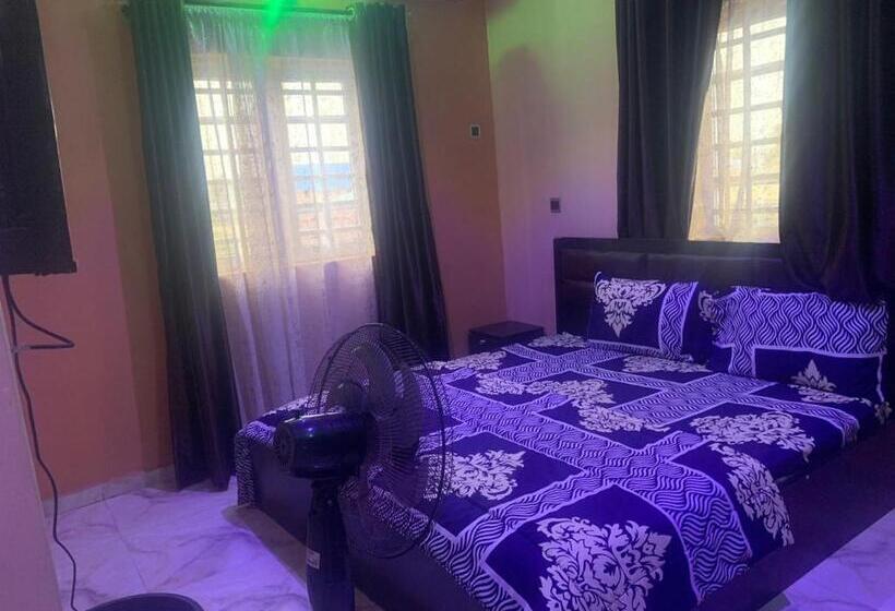 هتل Vicaries Royal