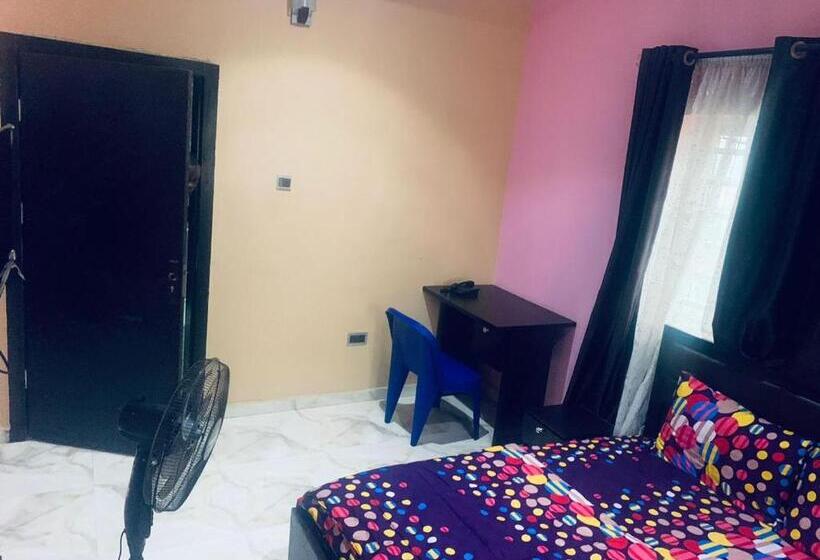 هتل Vicaries Royal