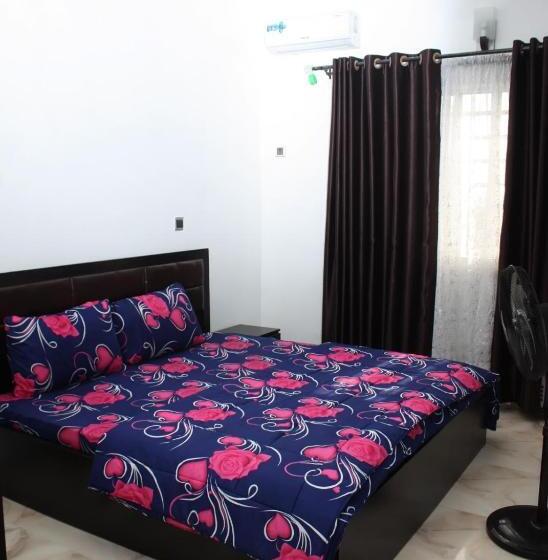 هتل Vicaries Royal