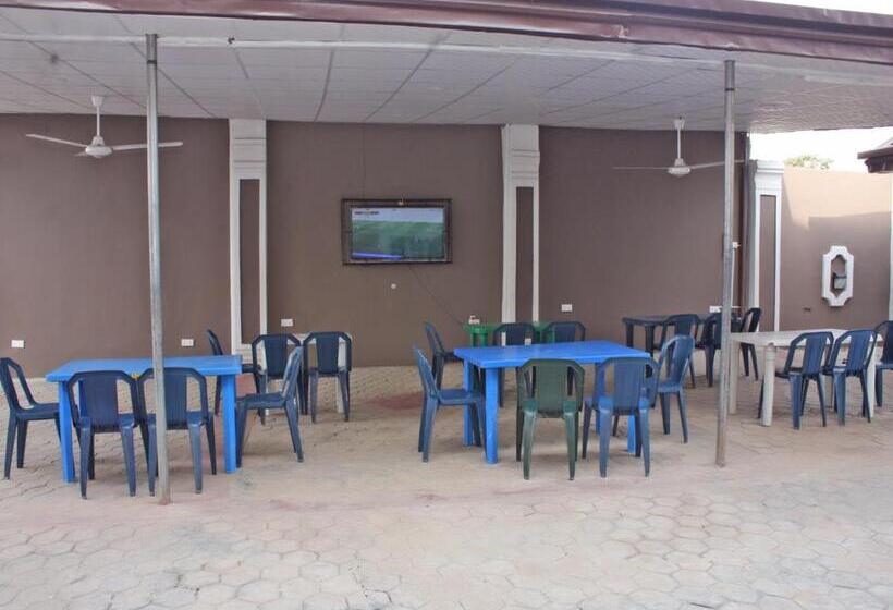 هتل Vicaries Royal