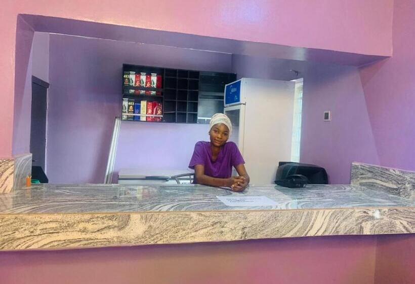 هتل Vicaries Royal