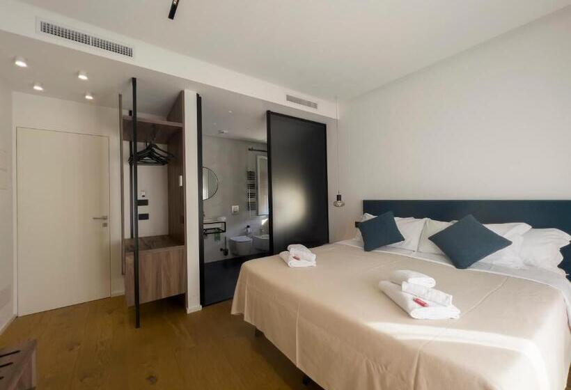 پانسیون Suites Di Costanza