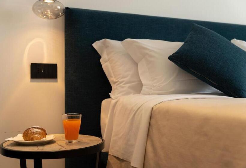 پانسیون Suites Di Costanza