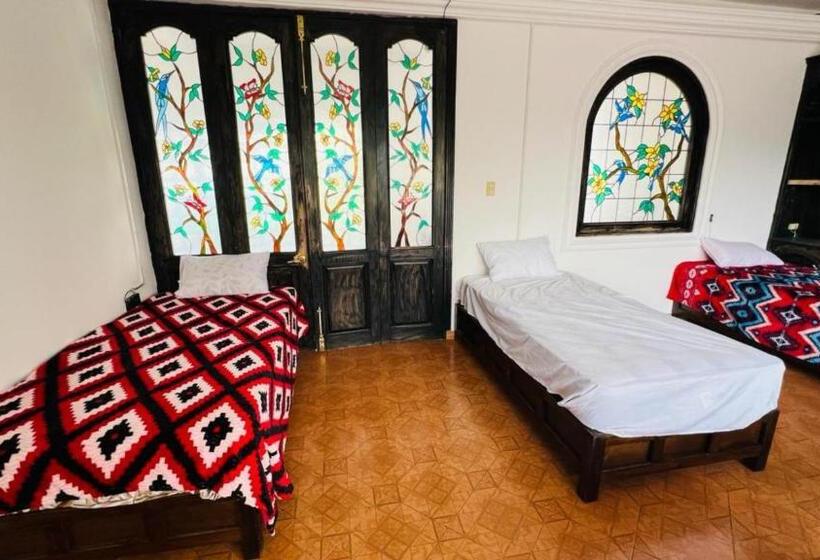 פנסיון Taj Mahal Hostal And Restaurant