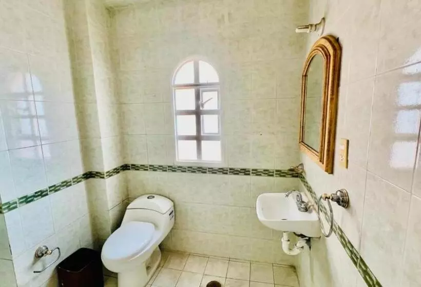 Majatalo Taj Mahal Hostal And Restaurant