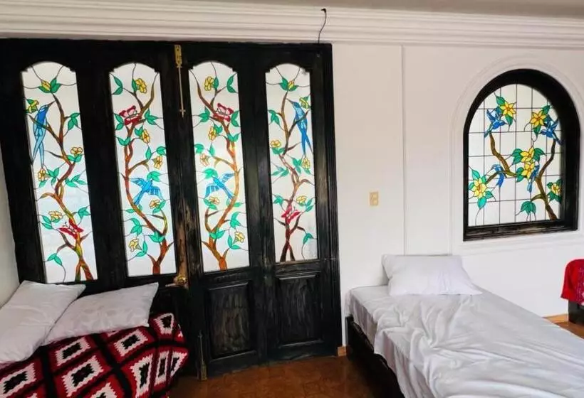 Majatalo Taj Mahal Hostal And Restaurant