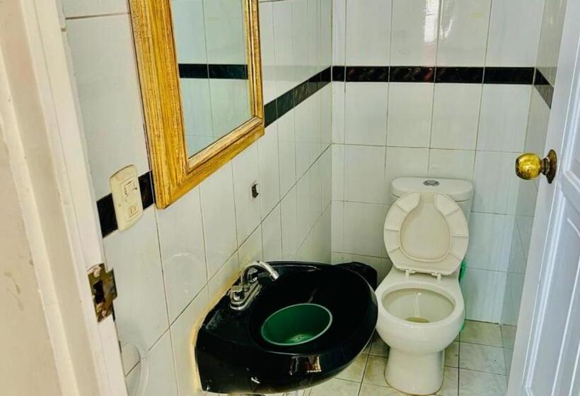 פנסיון Taj Mahal Hostal And Restaurant