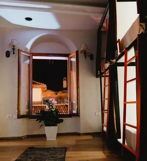 Scodrinon Hostel