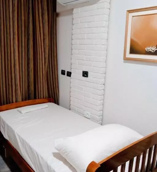 Scodrinon Hostel