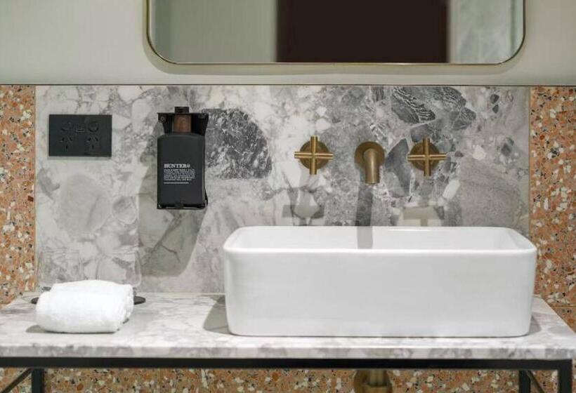 202 Elizabeth Hotel The Oxford Australia