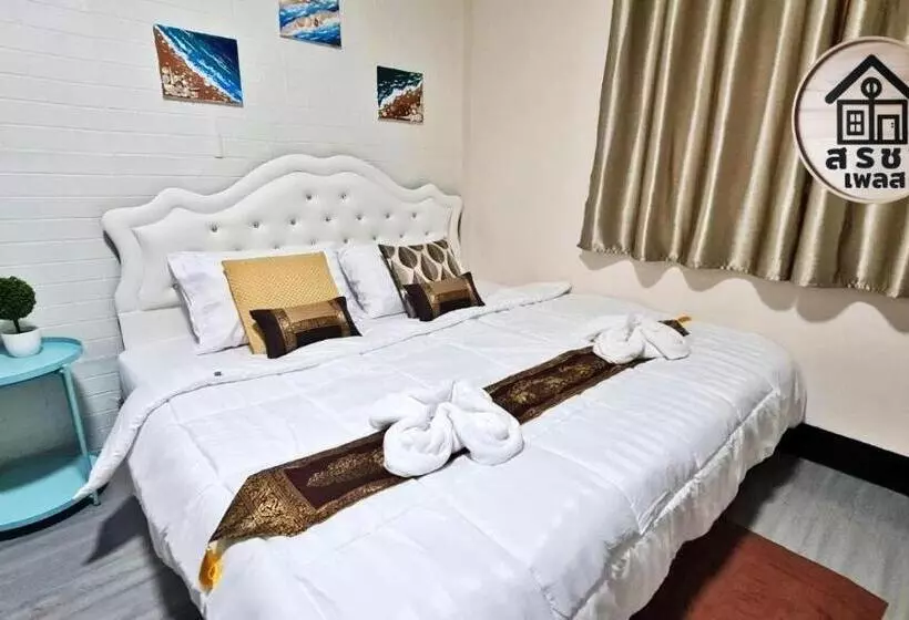 تختخواب و صبحانه สรชา เพลส Soracha Place