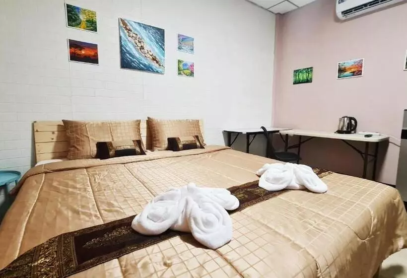 تختخواب و صبحانه สรชา เพลส Soracha Place
