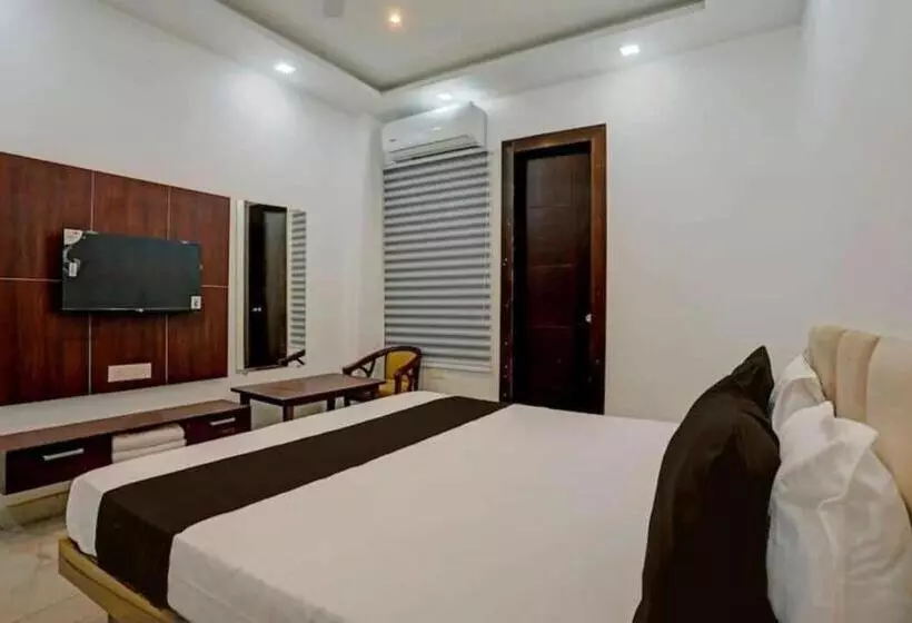 هتل Shriram Pg
