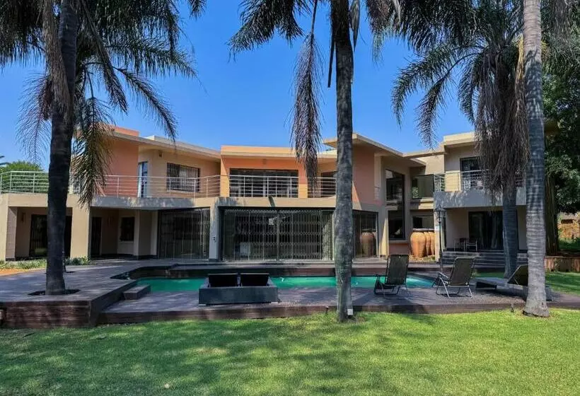 ペンション Fullbliss Guesthouse