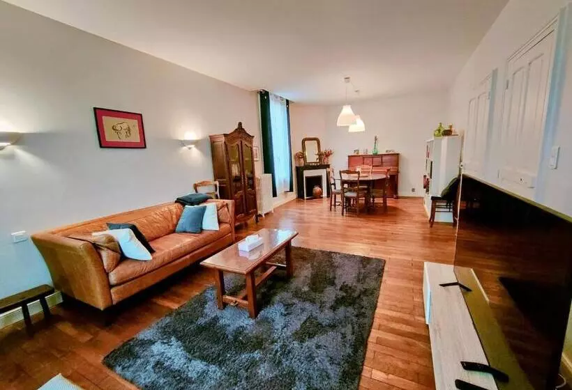 پانسیون Home   Champoulains   Séjour à Auxerre