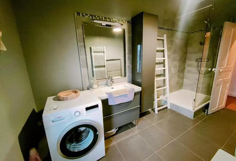 پانسیون Home   Champoulains   Séjour à Auxerre