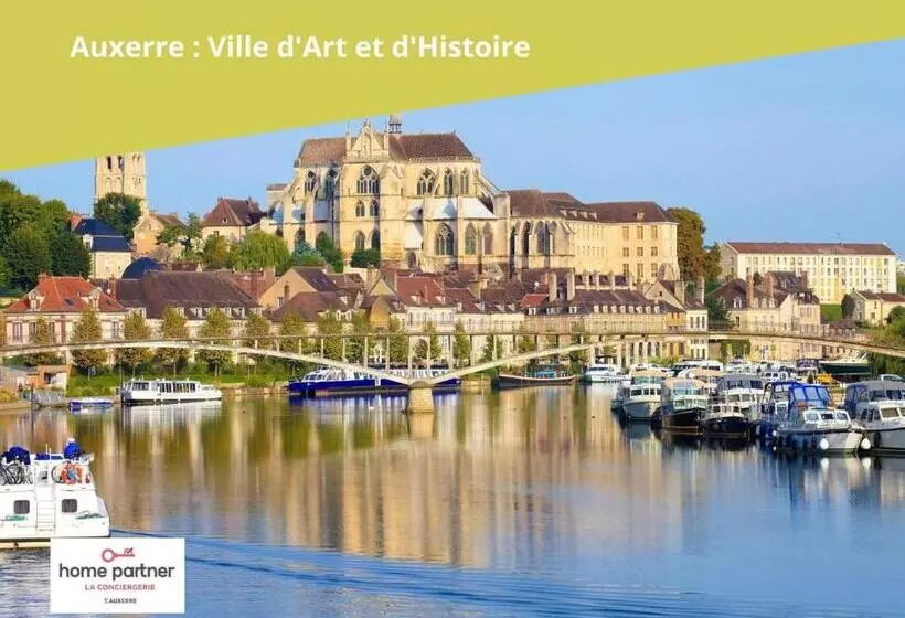 پانسیون Home   Champoulains   Séjour à Auxerre