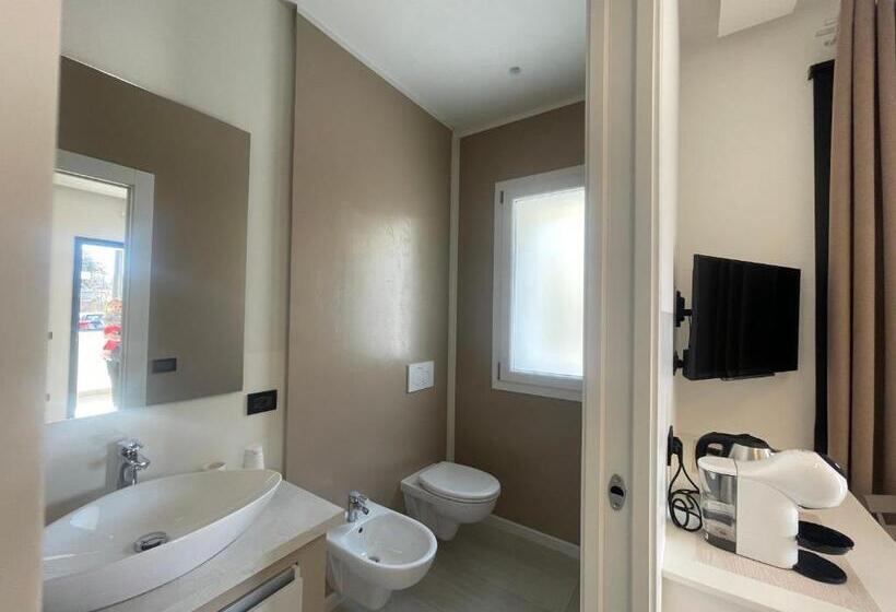 膳宿费 Magenta Rooms