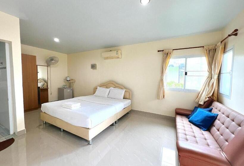 Resort พายเนอรี รีสอร์ท @แหล่มแท่น