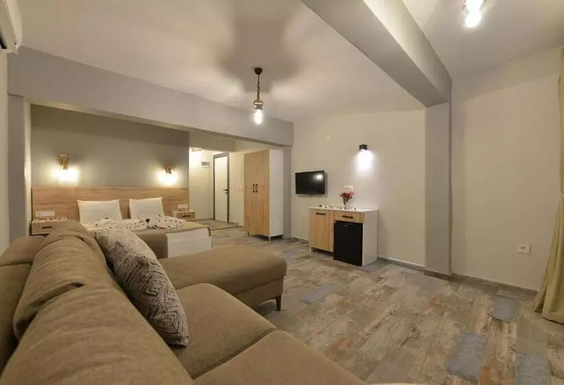 Trakhei̇a Otel