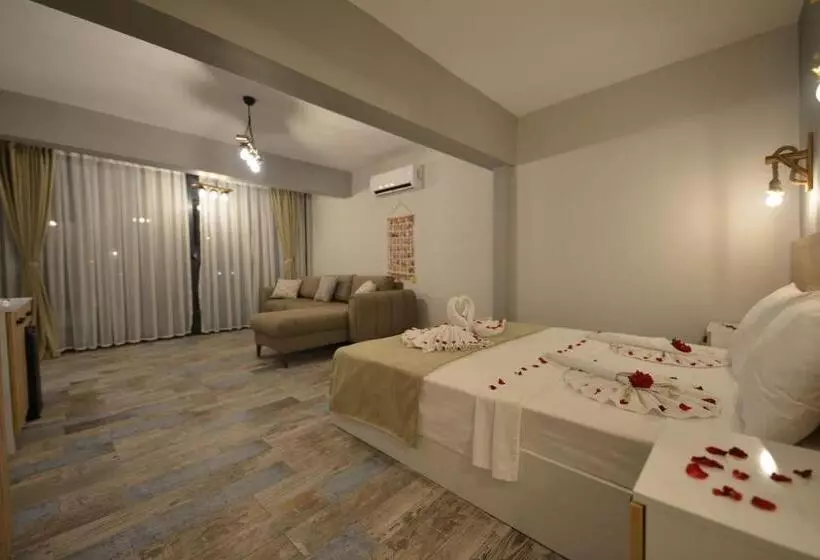 Trakhei̇a Otel