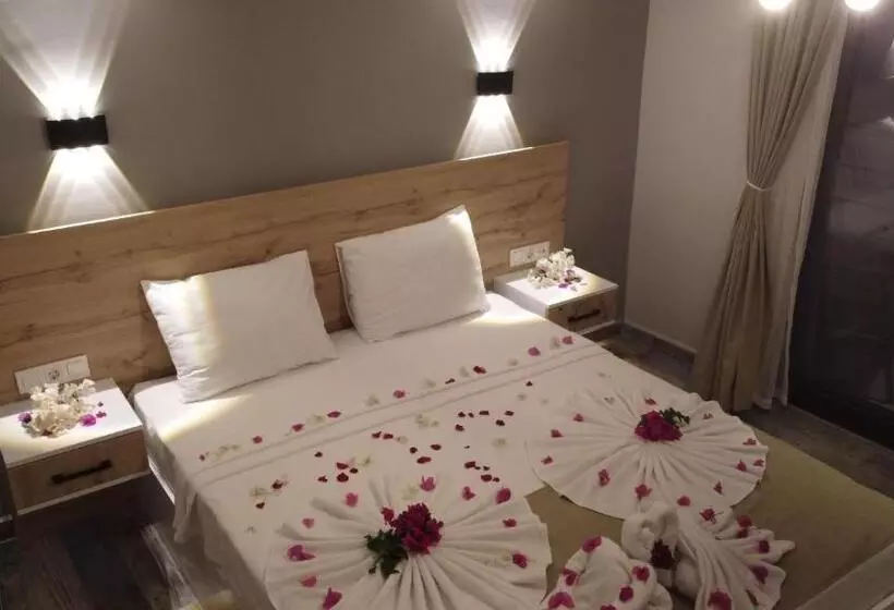 Trakhei̇a Otel