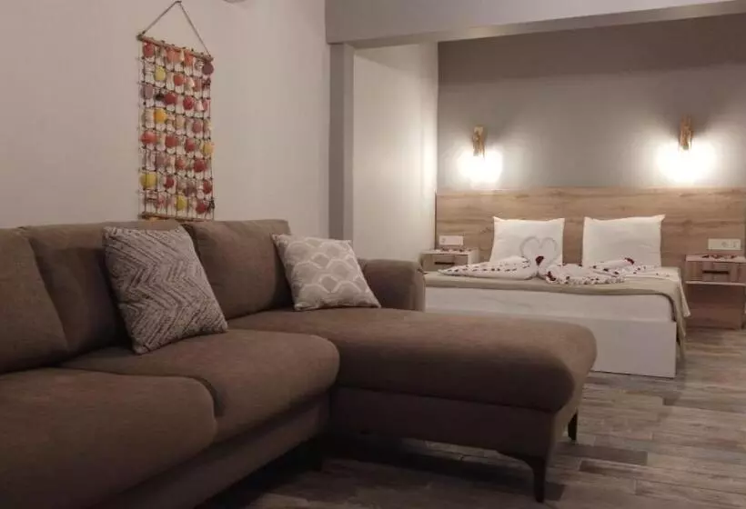 Trakhei̇a Otel