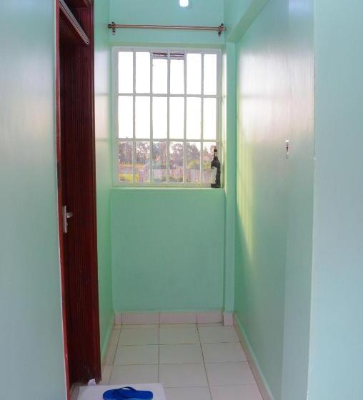 تختخواب و صبحانه Amani Homes