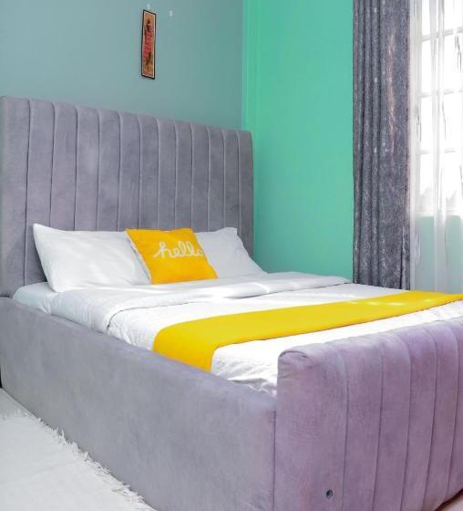 تختخواب و صبحانه Amani Homes