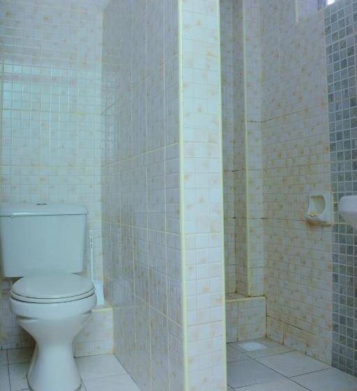 تختخواب و صبحانه Amani Homes